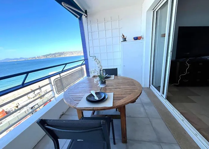 T2 Le Colombier Апартаменти *